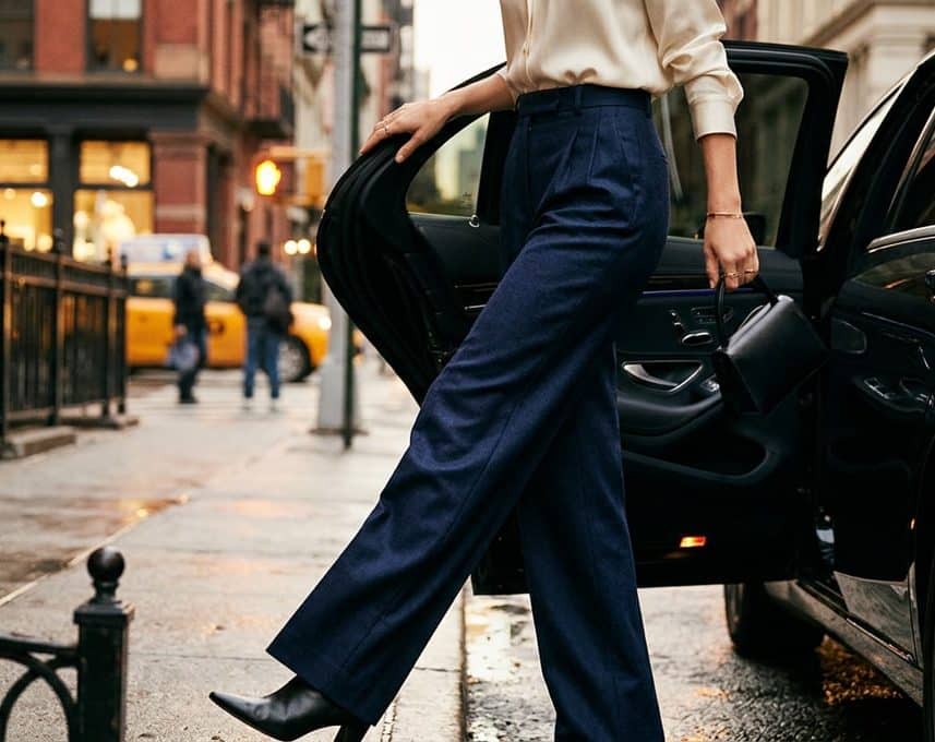 Bella Hadid à Cannes, Anya Taylor-Joy à New York : ce pantalon Tom Ford s'impose