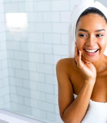 J'ai testé le brumisateur Clarins à 28€ : pourquoi 2 stars l'adorent