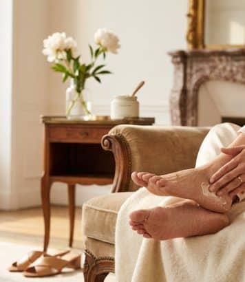 Talons rugueux et callosités, ces gestes du soir transforment la beauté des pieds