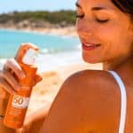 Mon pharmacien m'a révélé pourquoi cette crème solaire Avène cartonne autant