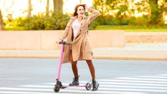 Tu roules en trottinette ? Une amende de 1500 euros si tu ne respectes pas cette nouvelle règle