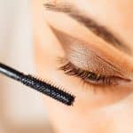 Mascara tubing : cette technique japonaise explose en France et séduit déjà 2 millions de Françaises