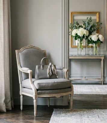Christian Dior chose this grey for his Avenue Montaigne boutique back in 1946