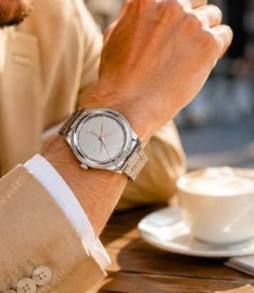 Pour ses 30 ans, Parmigiani cache la technique de ses montres de luxe en platine