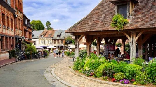 Ce village de Normandie classé aux plus beaux de France arrête le temps
