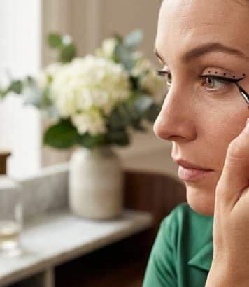 These four tiny dots change everything when it comes to perfecting your eyeliner line