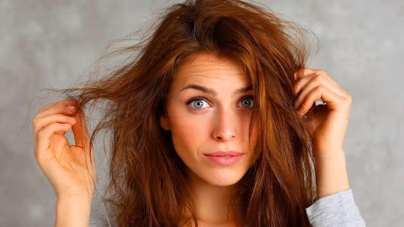 Ce geste de 2 minutes après la baignade sauve les cheveux abîmés par le sel