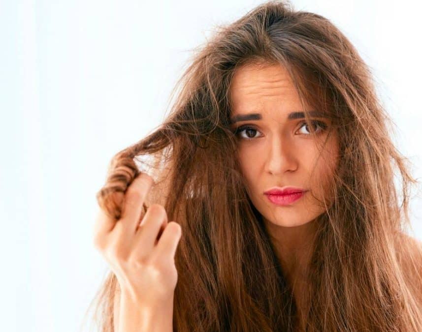 Ces sprays et brosses chauffantes réveillent les cheveux plats dès 11,49 euros