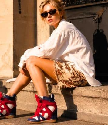 Iris Law relance les baskets compensées Isabel Marant des années 2010