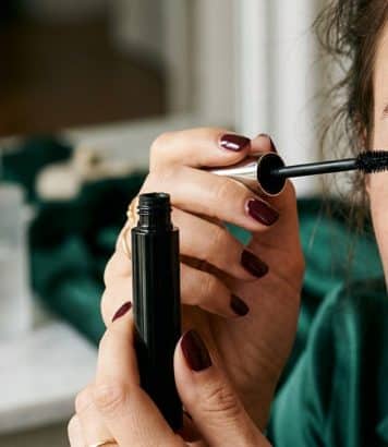 Paquets de mascara, le geste zigzag qui sépare enfin les cils dès la racine
