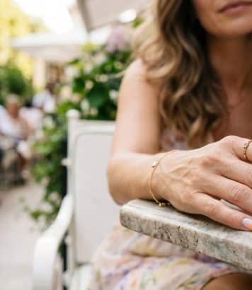 Le nail art Summer Aura fait fondre les manucures cet été avec ses pastels vaporeux