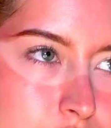 Ce « tan lines makeup » affole TikTok et imite un vrai retour de plage