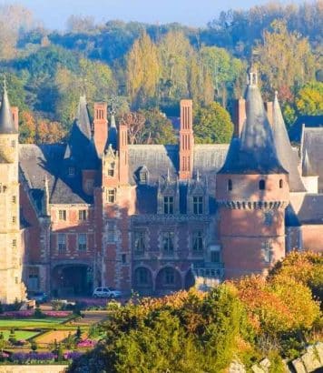 À 1h de Paris, ce château fut le refuge secret de l'épouse cachée de Louis XIV