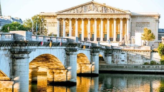 Ce monument parisien va changer de visage avec un pavillon en verre à 52,8 millions