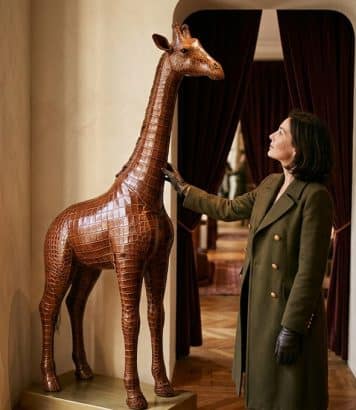 Chez Hermès, ils lâchent 100 000 euros en deux minutes pour une girafe en croco