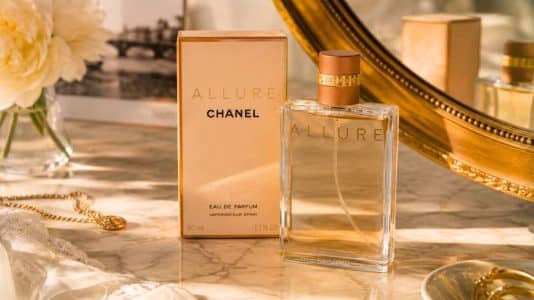 Ce parfum des années 90 signé Chanel séduit encore trois générations de femmes