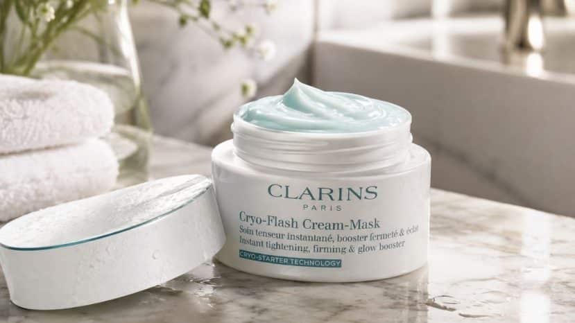 Ce soin anti-âge Clarins refroidit la peau de 4°C en pleine canicule