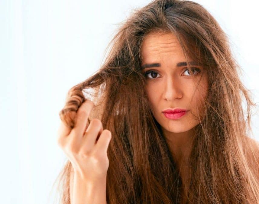 Cheveux cramés par l'été, ces 5 soins Aroma-Zone à moins de 15€ les sauvent