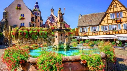 Le Haut-Rhin abrite 4 des Plus Beaux Villages de France, et celui-ci ressemble à Disneyland
