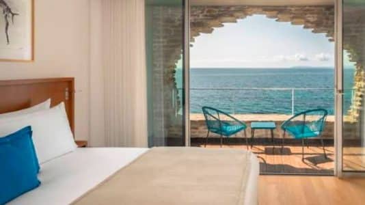 Ces quatre hôtels avec spa de la Côte d'Azur prolongent l'été jusqu'en novembre