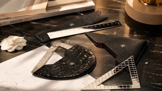 Chanel transforme le kit de géométrie de nos années collège en objet à 1160 euros