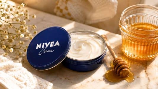 The €3 Nivea cream mixed with honey: the duo that smooths wrinkles in 15 minutes