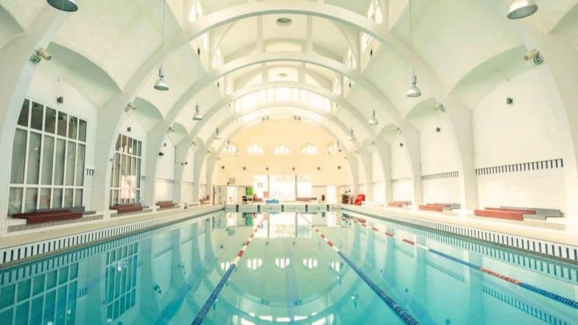 Cette piscine parisienne centenaire du 13e ferme pour un chantier XXL jusqu'en 2028