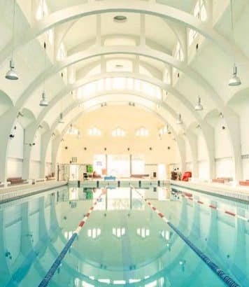 This century-old Parisian swimming pool in the 13th is closing for a massive renovation until 2028