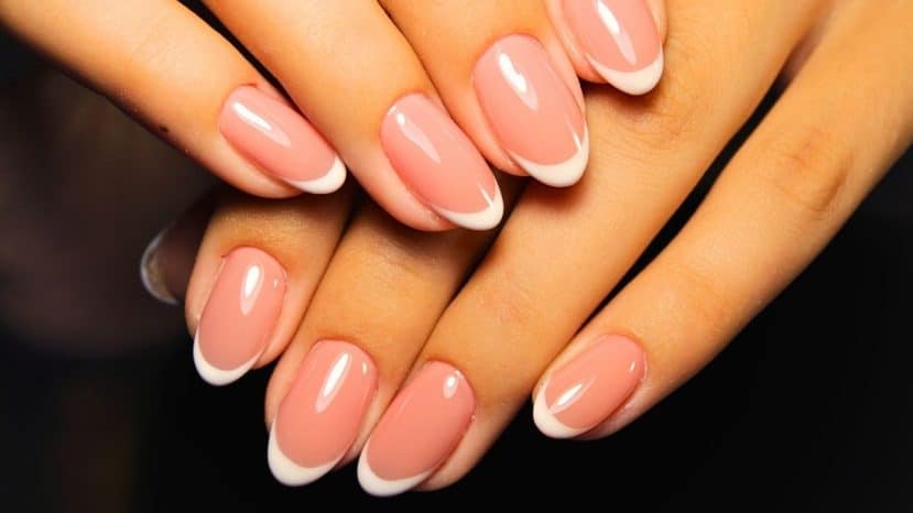 This €16 glow-activating nail treatment by Manucurist transforms dull nails into a luminous manicure