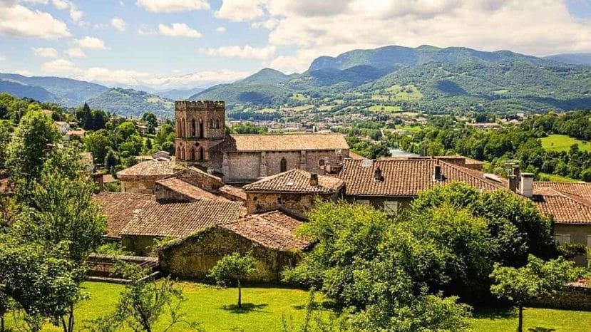 This Pyrenean village hidden in the UNESCO list has two cathedrals and a Romanesque cloister