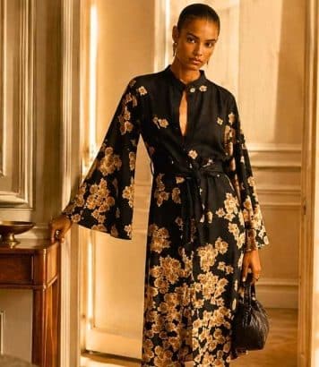 Cette robe fleurie Sézane se porte du bureau aux fêtes sans jamais lasser