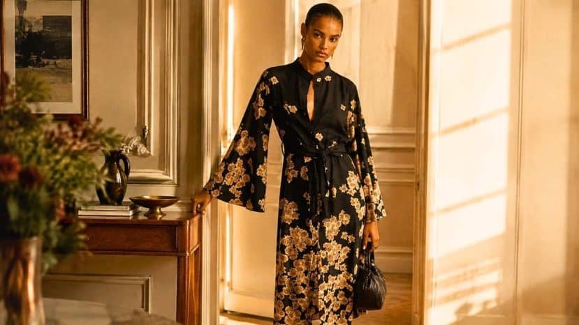 Cette robe fleurie Sézane se porte du bureau aux fêtes sans jamais lasser