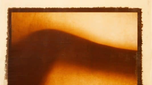 IBASHO à Anvers ouvre une exposition qui redéfinit l'entre-deux en 3 séries