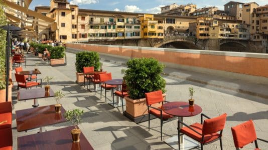 Portrait Firenze invite à vivre la Toscane en E-Vespa et vélo électrique à l'arrière-saison