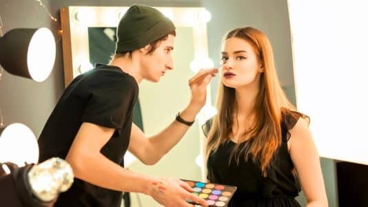 A M·A·C make-up artist shares 3 secrets for heat-proof makeup that actually lasts