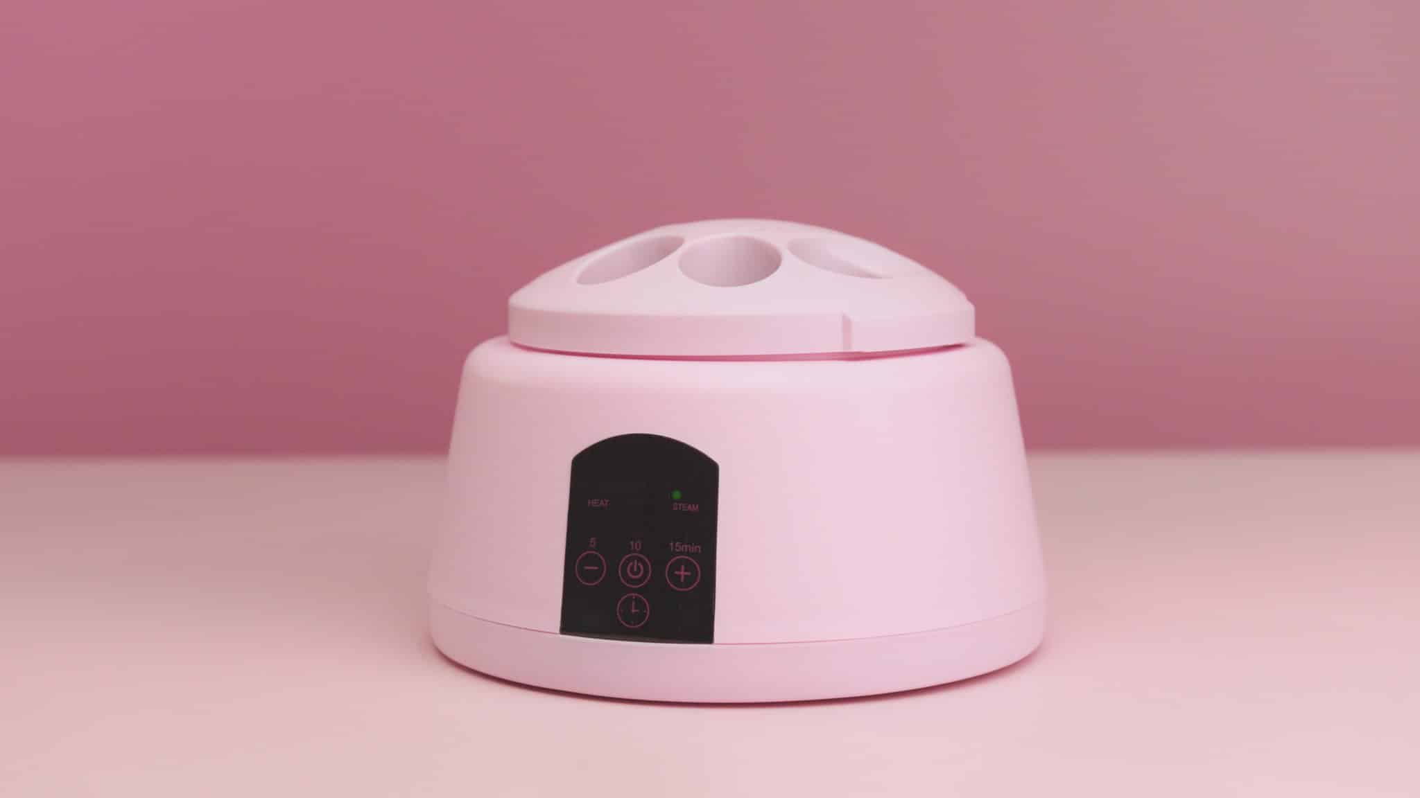 Pink Gellac révolutionne le retrait du gel à domicile avec son appareil à vapeur