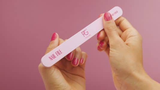 Pink Gellac révolutionne le retrait du gel à domicile avec son appareil à vapeur