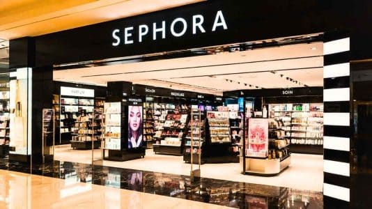 Ce primer roll-on REFY à 30€ débarque chez Sephora et réveille le teint fatigué