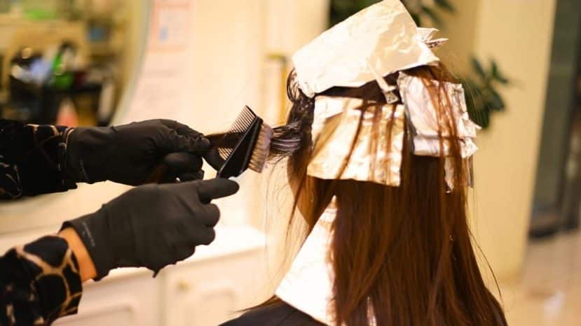 Espresso, cinnamon, grey hair: the hair colour trends dominating this autumn