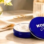 Les dermatologues valident la crème bleue Nivea à petit prix, sous une condition
