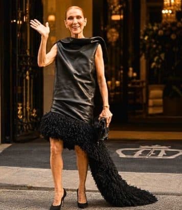 Céline Dion sublime la robe Loewe en cuir à traîne fourrure devant le Royal Monceau