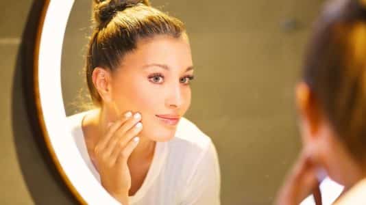 Ce sérum anti-âge Avène à 56,90€ promet -10% de rides en 28 jours après 50 ans