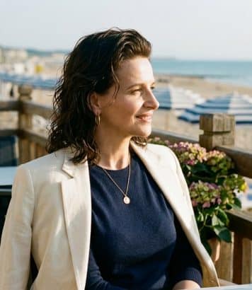 Juliette Binoche rocks Wet Wavy Hair at Deauville, and it's incredibly flattering after 60