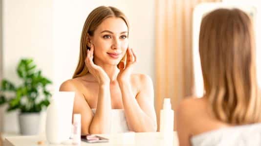 Cette CC crème 5-en-1 anti-rougeurs de L'Oréal Paris coûte 11 euros