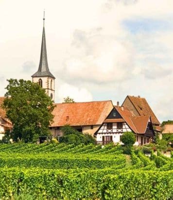 Classé parmi les plus beaux villages d'Alsace, ce bourg vit au rythme du vin depuis le 5e siècle