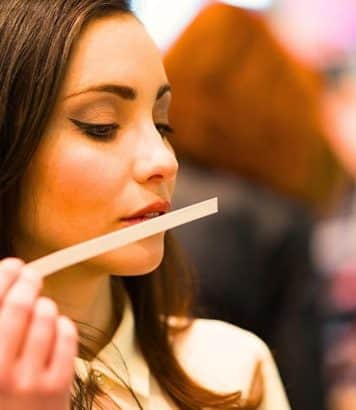 Ce parfum star des années 80 signé Cartier séduit à nouveau les Parisiennes