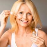 Ce sérum Typology à 34,50€ imite le microneedling et lisse la peau à la maison