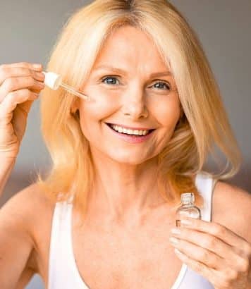 Ce sérum Typology à 34,50€ imite le microneedling et lisse la peau à la maison