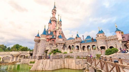 Simba lights up the Frontierland Theater at Disneyland Paris in an explosive new show