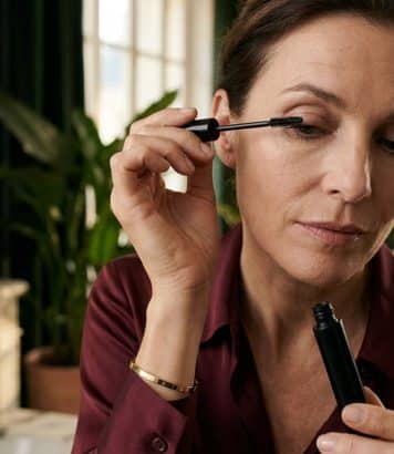 « Colorie la racine » : l'astuce d'un maquilleur pour un mascara sans effet panda